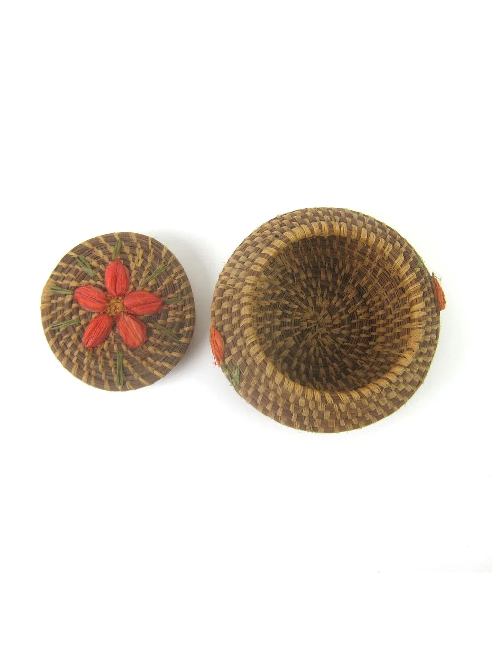 Coushatta Pine Needle Basket Applied Flowers Lidded Native American Vintage RARE